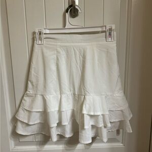 WHITE | HIGH WAISTED | FLOWY | NEVER WORN | MINI